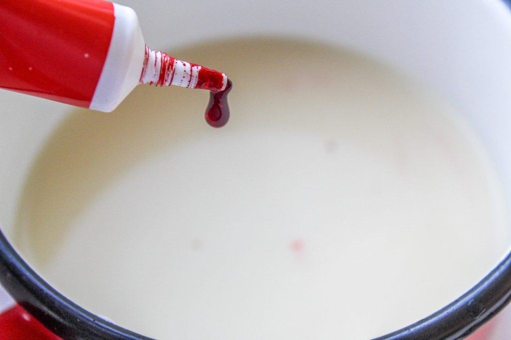 Red velvet hot chocolate recipe in process photo
